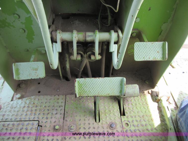 image for item I2024 Terex 82-40 dozer