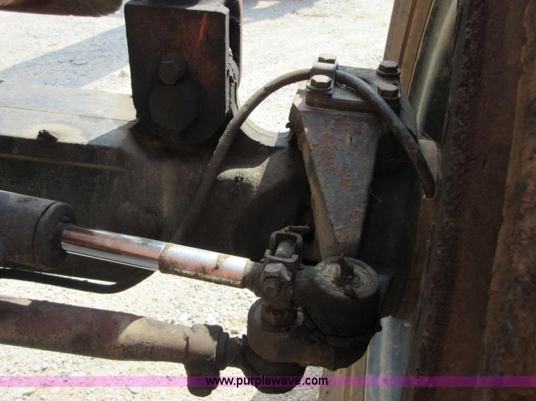 image for item I2027 Lull 644B-42 telehandler