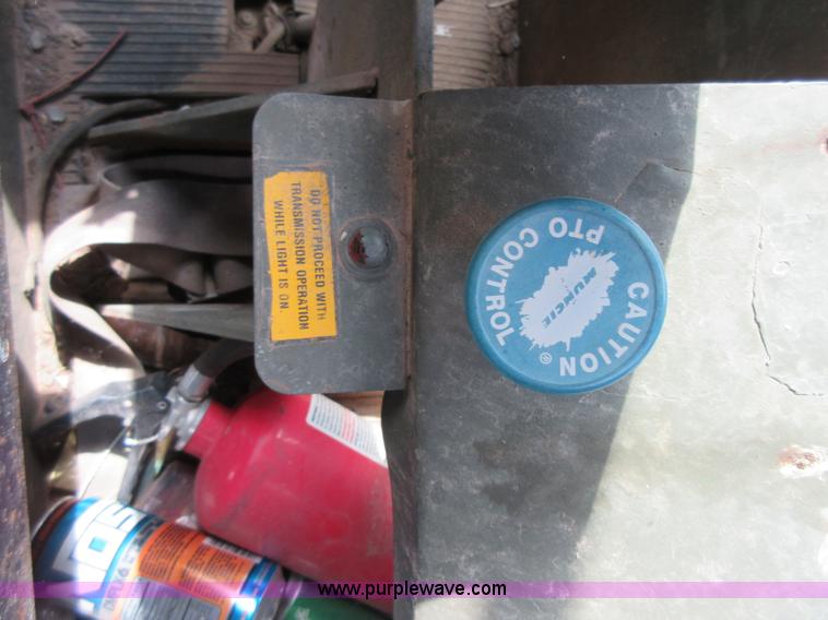 image for item I2028 1979 Am General M916 semi truck