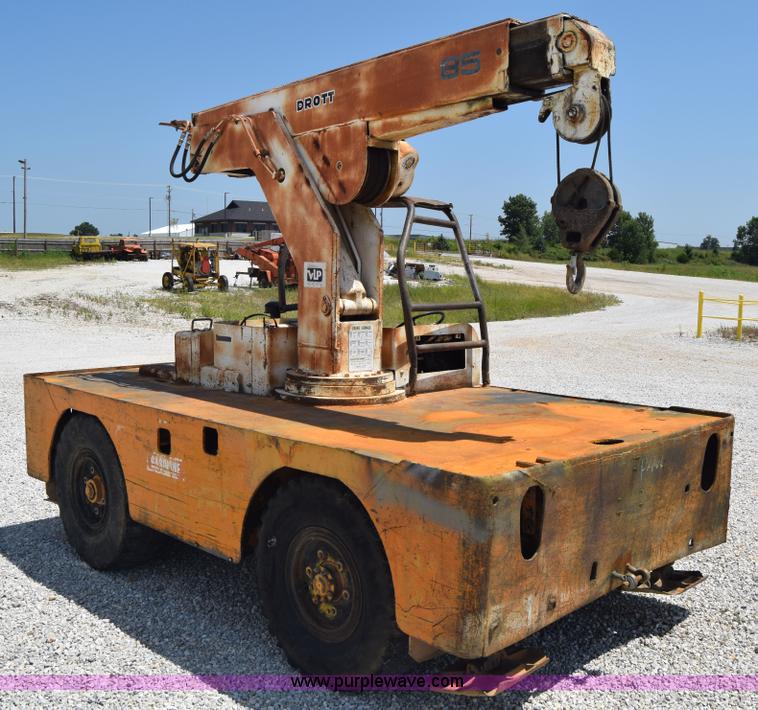 image for item I2045 Drott 85-RM2 crane
