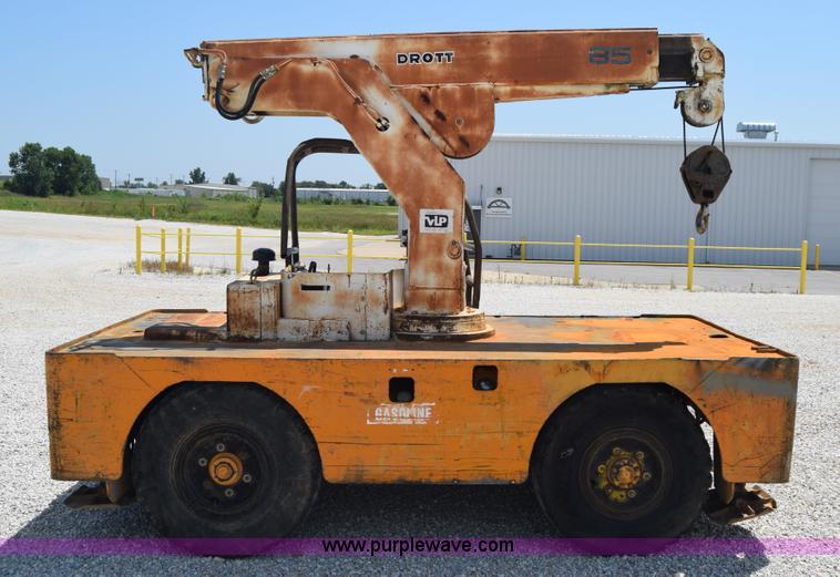 image for item I2045 Drott 85-RM2 crane