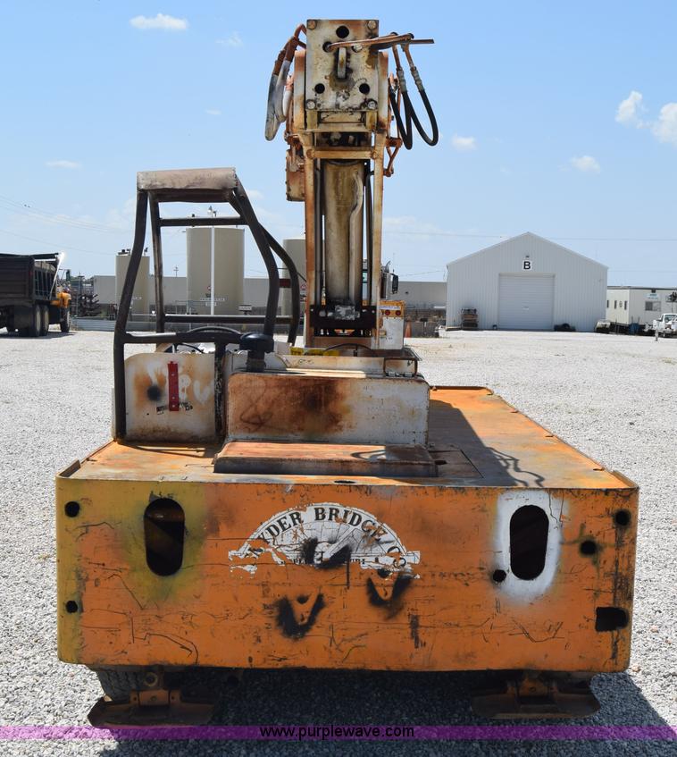 image for item I2045 Drott 85-RM2 crane