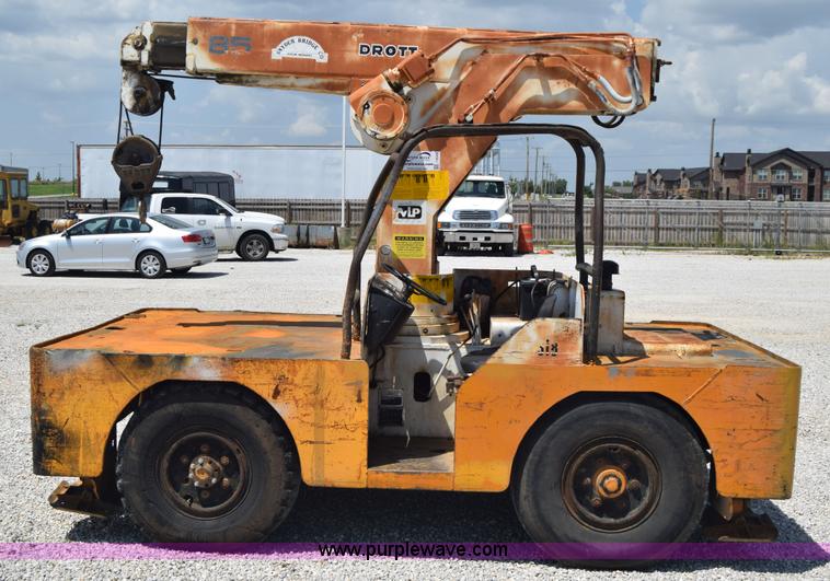 image for item I2045 Drott 85-RM2 crane