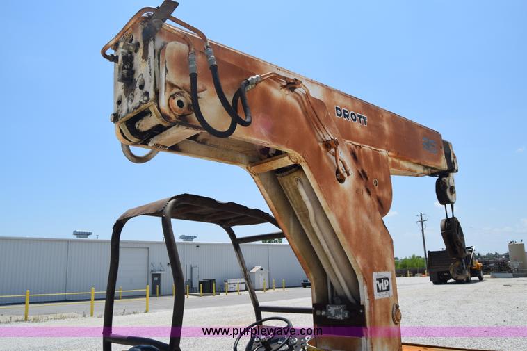 image for item I2045 Drott 85-RM2 crane