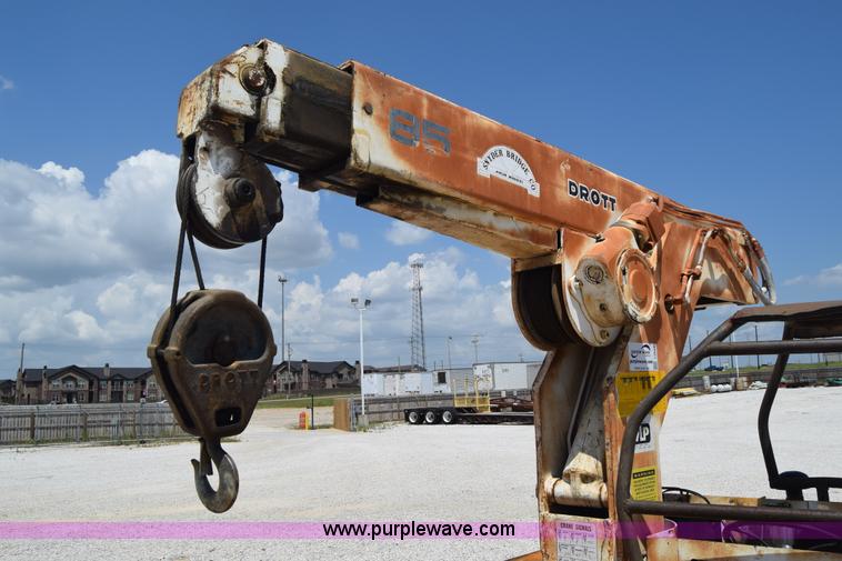 image for item I2045 Drott 85-RM2 crane