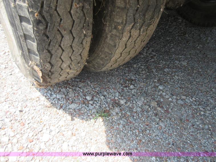 image for item I2052 1968 Ford G612 oil distributor truck