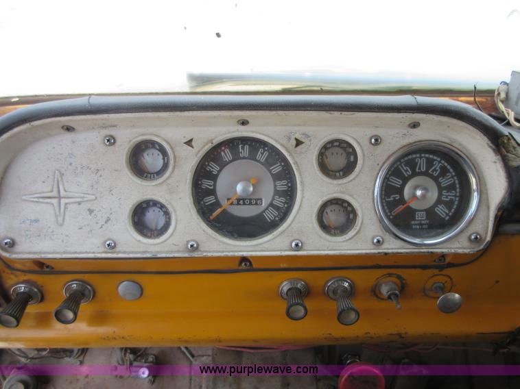 image for item I2052 1968 Ford G612 oil distributor truck