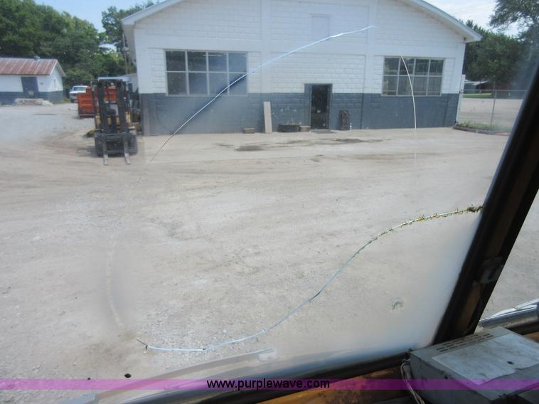 image for item I2052 1968 Ford G612 oil distributor truck