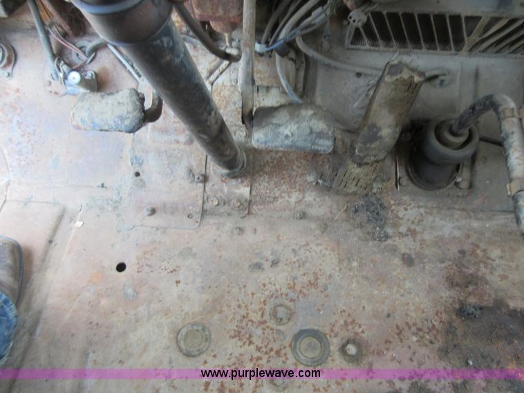 image for item I2052 1968 Ford G612 oil distributor truck