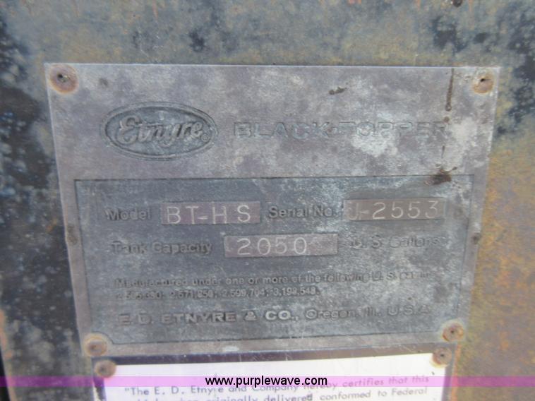 image for item I2052 1968 Ford G612 oil distributor truck