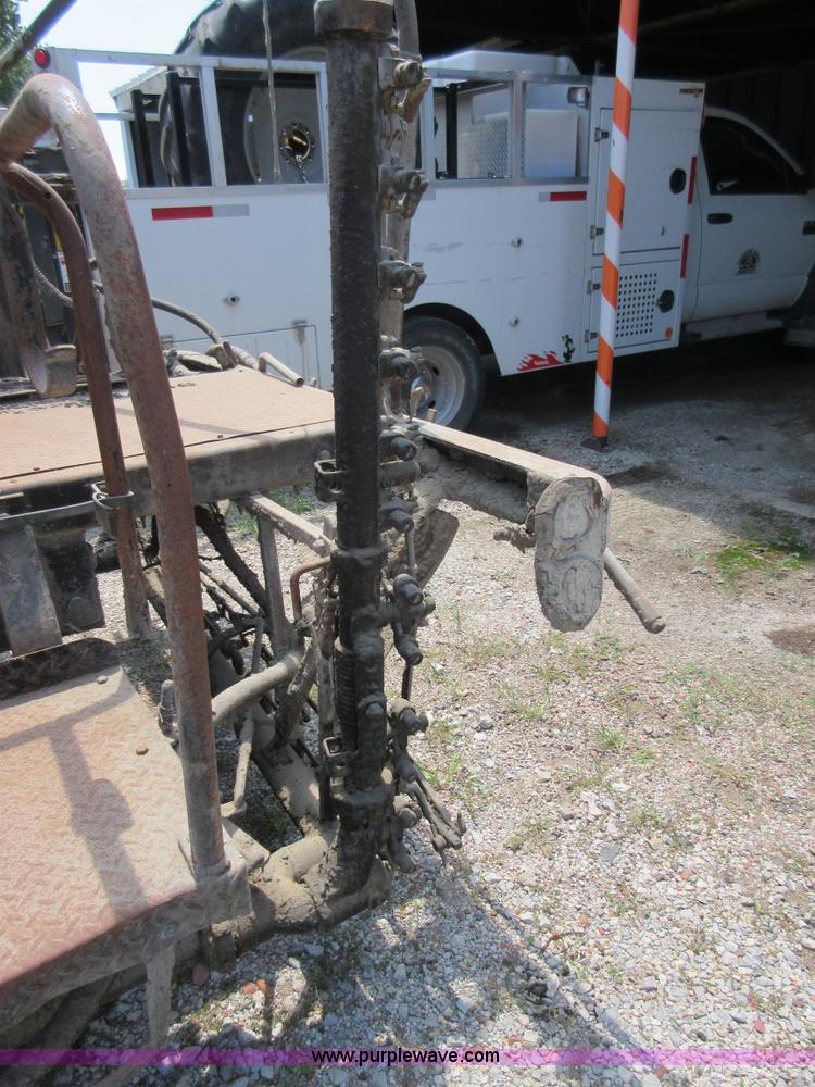 image for item I2052 1968 Ford G612 oil distributor truck