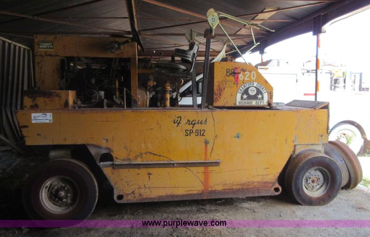 image for item I2053 1975 Ferguson SP912 pneumatic roller