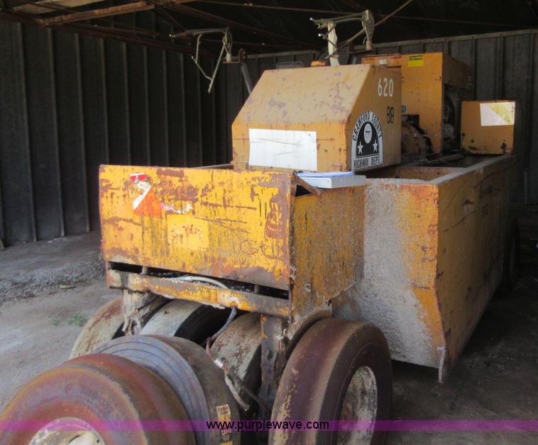 image for item I2053 1975 Ferguson SP912 pneumatic roller