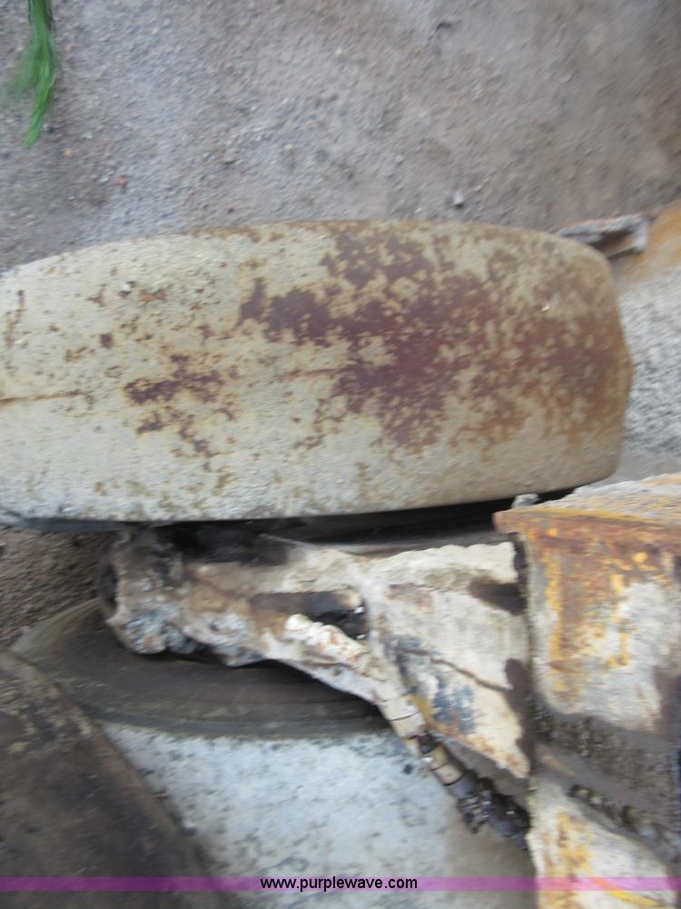 image for item I2053 1975 Ferguson SP912 pneumatic roller