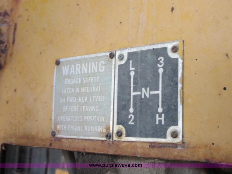 image for item I2053 1975 Ferguson SP912 pneumatic roller