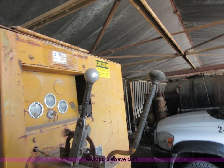 image for item I2053 1975 Ferguson SP912 pneumatic roller