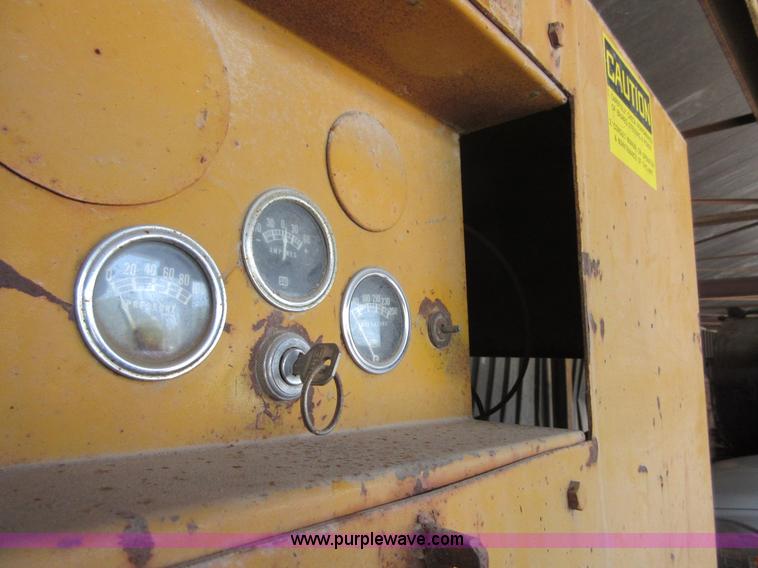 image for item I2053 1975 Ferguson SP912 pneumatic roller