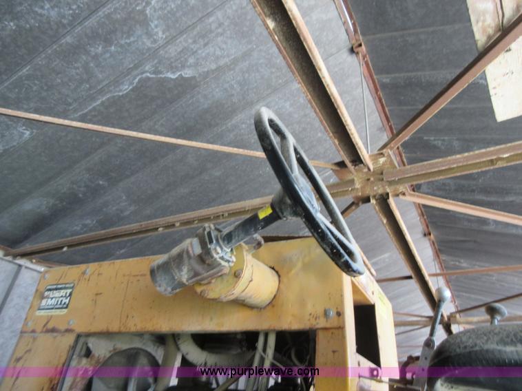 image for item I2053 1975 Ferguson SP912 pneumatic roller