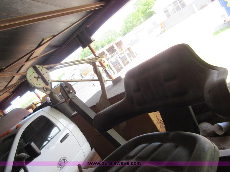 image for item I2053 1975 Ferguson SP912 pneumatic roller