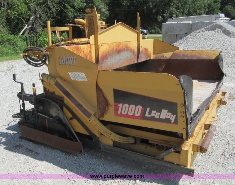 image for item I2056 LeeBoy L1000T asphalt paver
