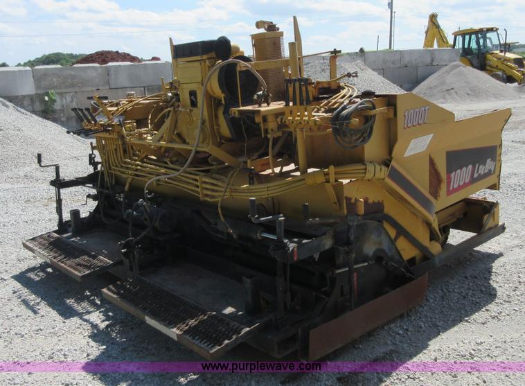 image for item I2056 LeeBoy L1000T asphalt paver