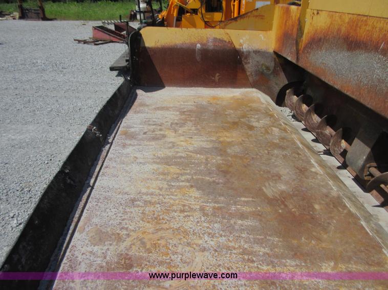 image for item I2056 LeeBoy L1000T asphalt paver