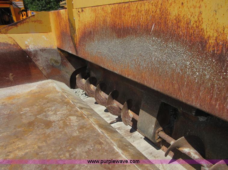 image for item I2056 LeeBoy L1000T asphalt paver