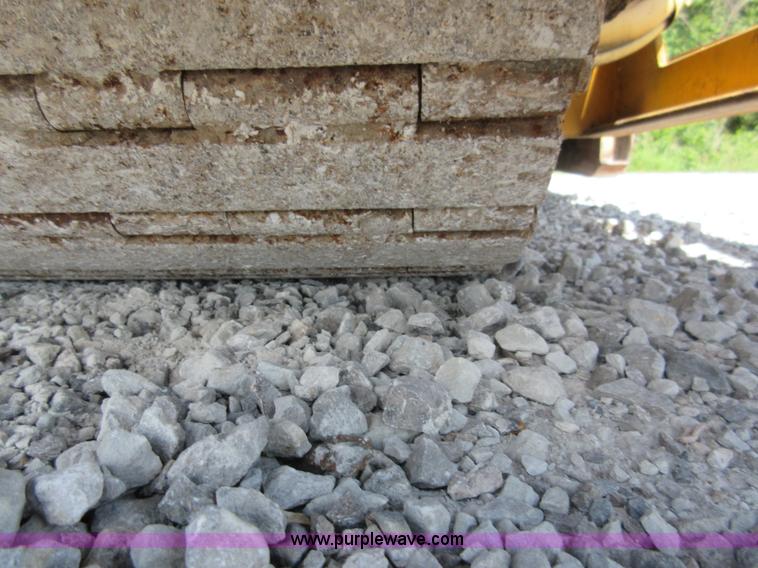 image for item I2056 LeeBoy L1000T asphalt paver