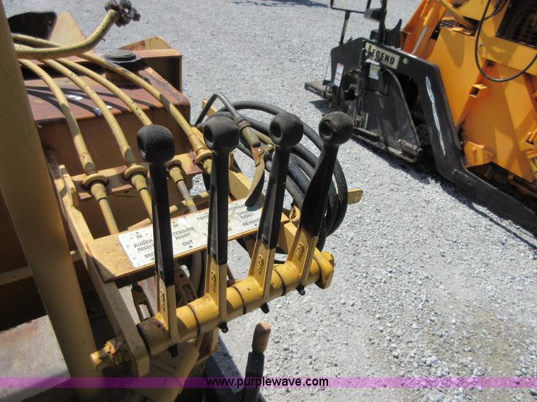 image for item I2056 LeeBoy L1000T asphalt paver