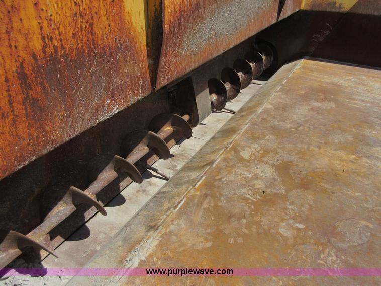 image for item I2056 LeeBoy L1000T asphalt paver