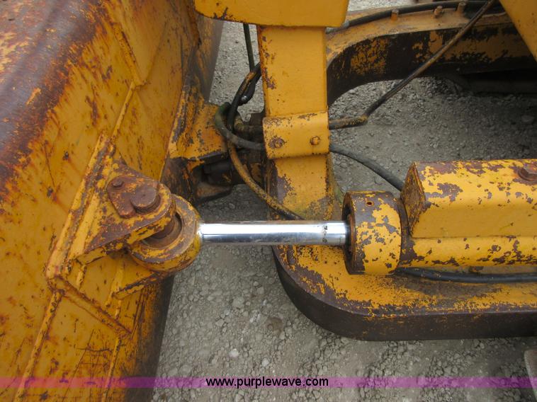 image for item I2058 1979 Caterpillar D3 dozer