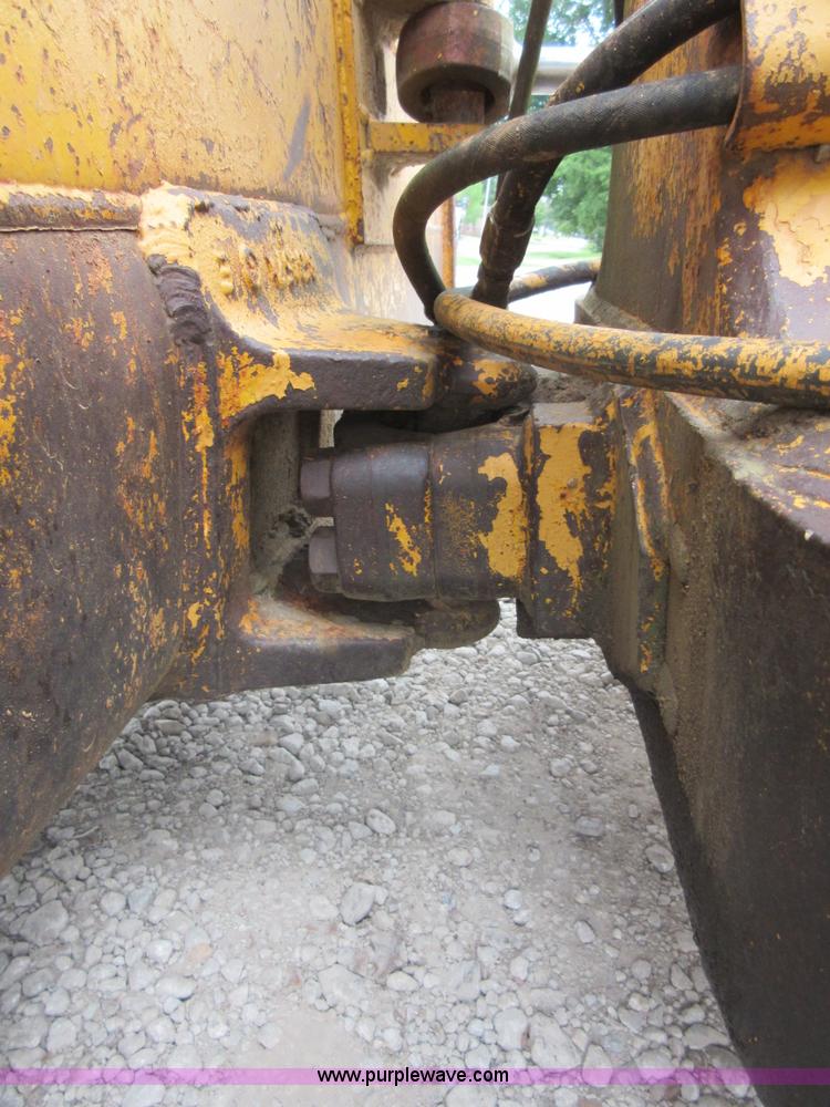 image for item I2058 1979 Caterpillar D3 dozer