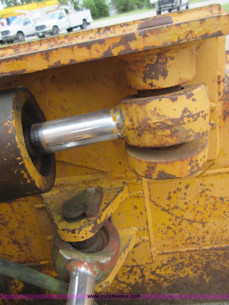 image for item I2058 1979 Caterpillar D3 dozer