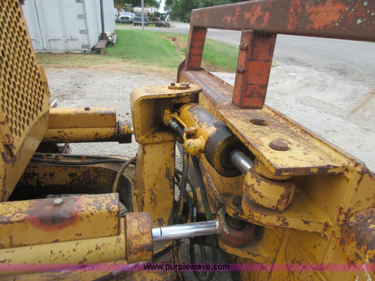 image for item I2058 1979 Caterpillar D3 dozer