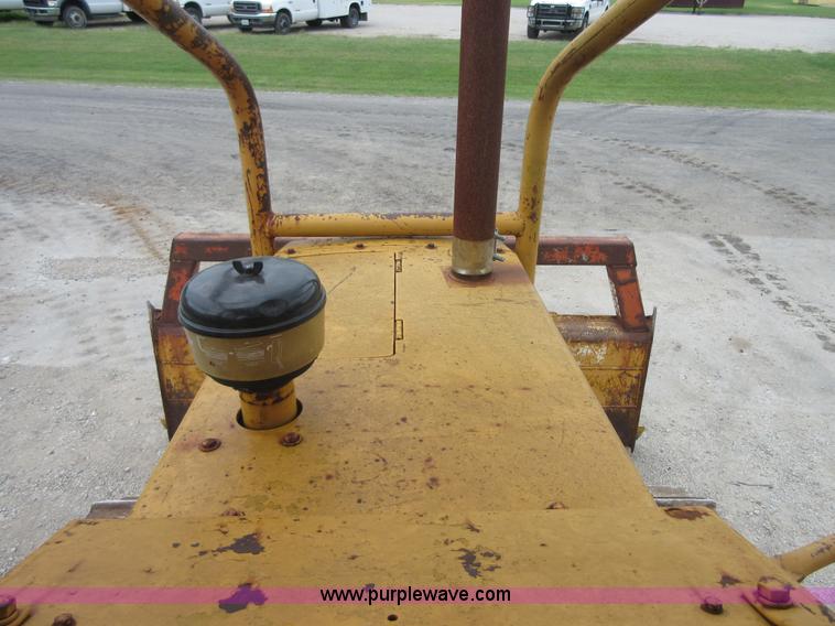 image for item I2058 1979 Caterpillar D3 dozer