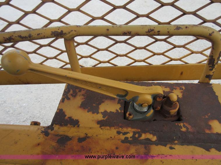 image for item I2058 1979 Caterpillar D3 dozer