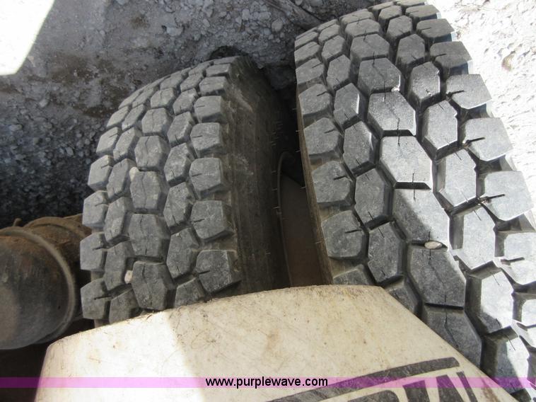 image for item I2061 1995 Kenworth W900B mixer truck