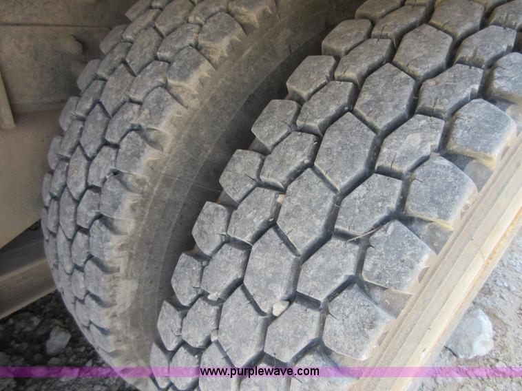 image for item I2061 1995 Kenworth W900B mixer truck