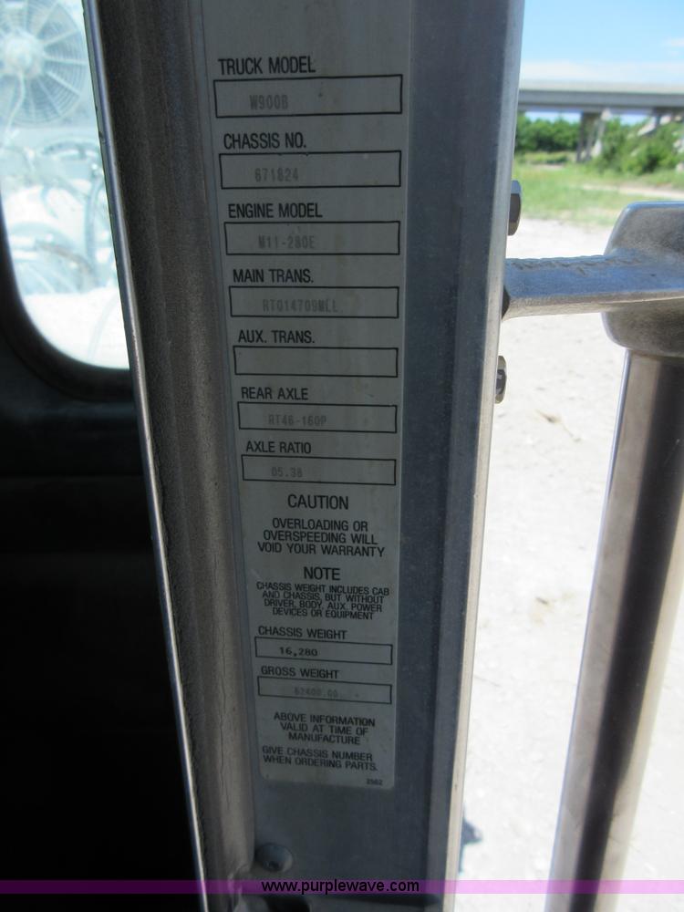 image for item I2061 1995 Kenworth W900B mixer truck