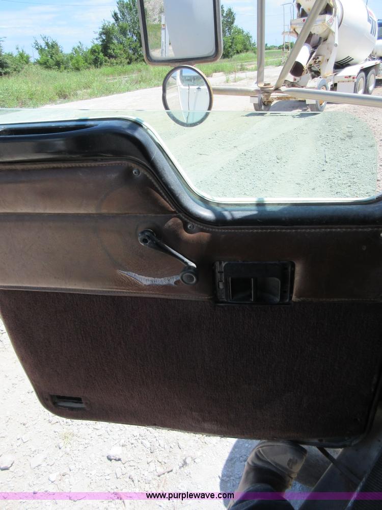 image for item I2061 1995 Kenworth W900B mixer truck