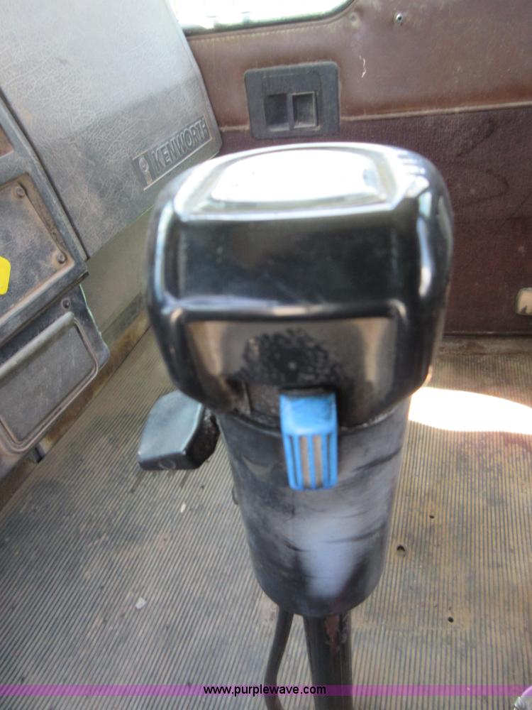 image for item I2061 1995 Kenworth W900B mixer truck