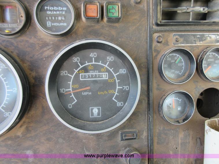 image for item I2061 1995 Kenworth W900B mixer truck