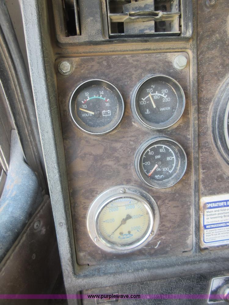 image for item I2061 1995 Kenworth W900B mixer truck