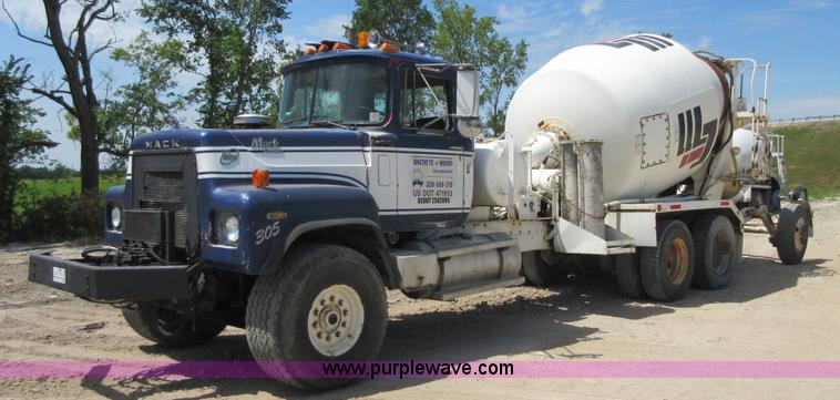 image for item I2062 1985 Mack RS688L mixer truck