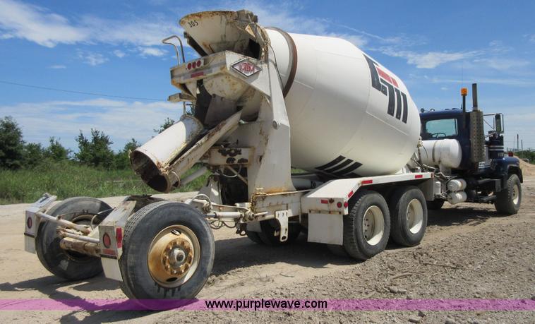image for item I2062 1985 Mack RS688L mixer truck