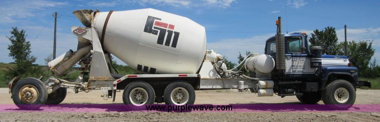 image for item I2062 1985 Mack RS688L mixer truck