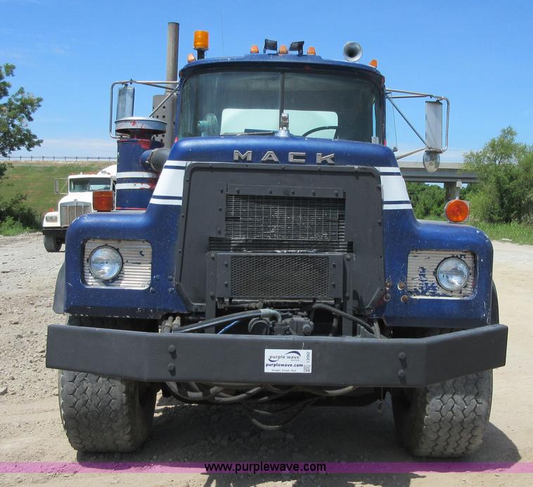 image for item I2062 1985 Mack RS688L mixer truck