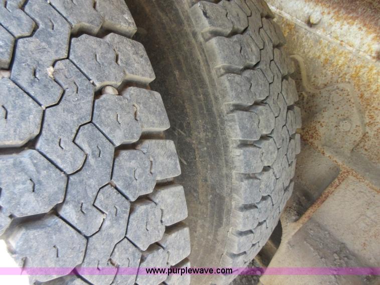 image for item I2062 1985 Mack RS688L mixer truck