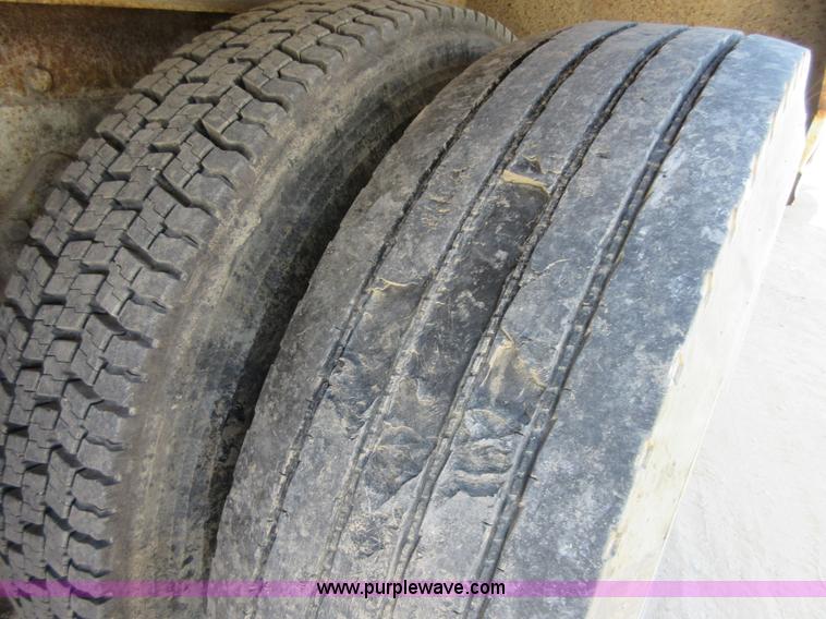 image for item I2062 1985 Mack RS688L mixer truck