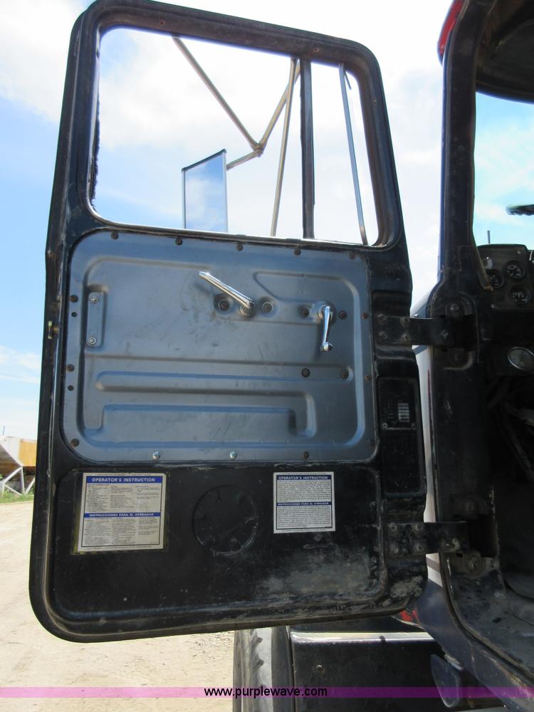 image for item I2062 1985 Mack RS688L mixer truck